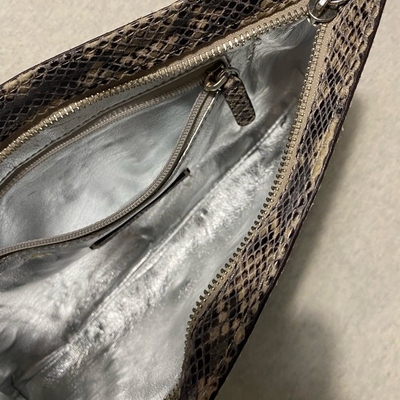 Michael Kors Python Clutch with zipper closure - Picture 6 of 8